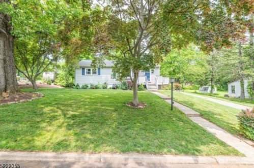 5 Cedar Ter, Dover NJ  07869-4802 exterior