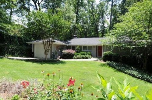 371 Delmont Dr, Atlanta GA  30305-3220 exterior