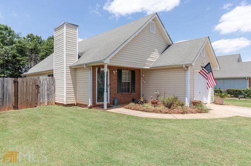 351 Autumn Lake Dr, Mcdonough, GA 30253-6592