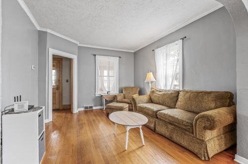 3310 Chaska Blvd, Chaska, MN 55318-9352