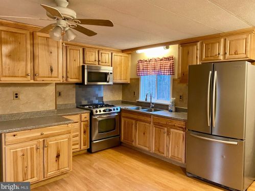 1477 Sawmill Rd, Hedgesville, WV 25427-6443