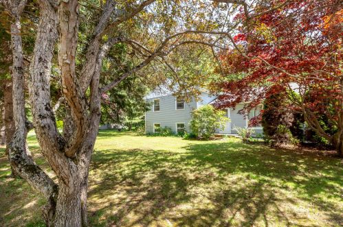 21 Maquoit Rd, Mere Point, ME 04011-7438