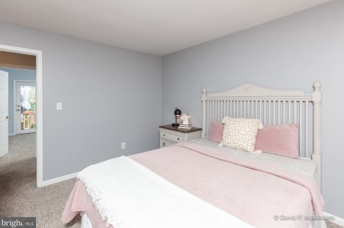 423 Shannondale Rd, Harpers Ferry WV 25425-4564 exterior