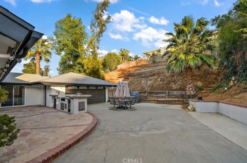 5064 Myrtle Ave, Riverside CA  92506-1423 exterior