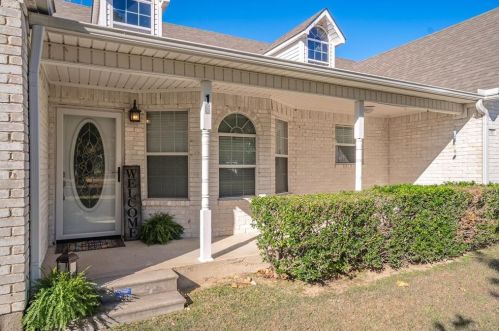 16 Woodlawn Way, Log Cabin, TX 75148-4773