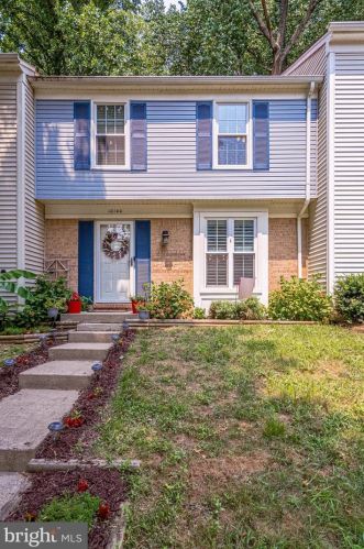 10144 Sassafras Woods Ct, Springfield, VA 22015-2705