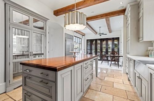 395 Beverly Rd, Atlanta GA  30309-2728 exterior