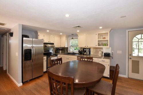 24 Read School House Rd, Coventry, RI 02816-8702