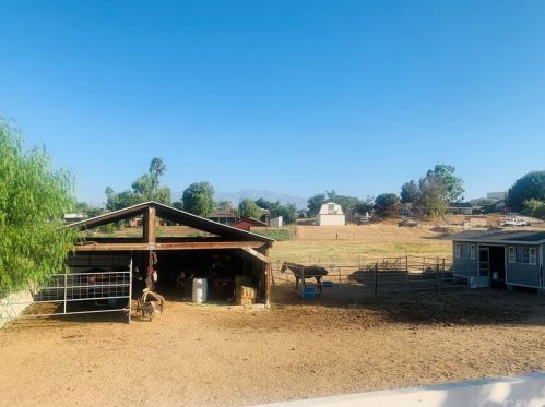 9511 Stirrup St, Riverside CA  92509-4960 exterior