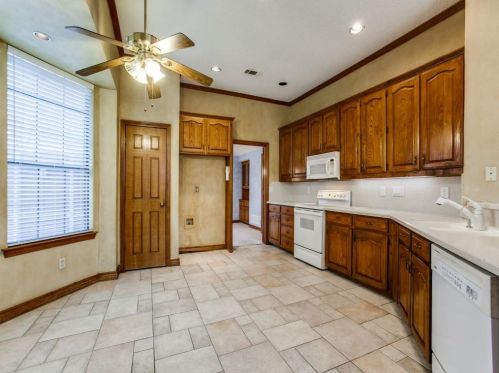 106 Lk Frst Ct, Garland TX  exterior