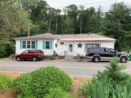 403 Commonwealth Ave, Warwick RI  02886-2756 exterior
