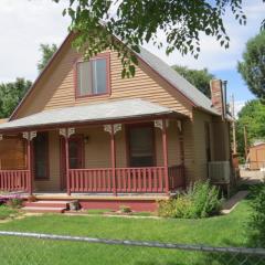 215 5th St, Florence, CO 81226-1226