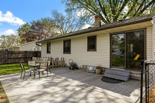 2329 Cedar Ave, Saint Paul MN  55110-4430 exterior