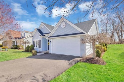 48 Grand Blvd, Ellington, CT 06029-3895