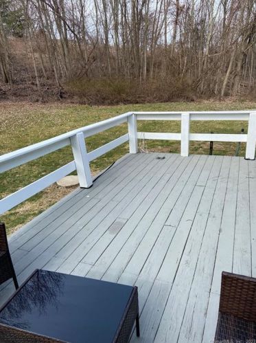 19 Dodge Dr, Huntington CT  06484-1723 exterior