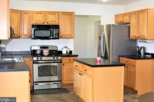 3485 Chablis Way, York PA  17404-8620 exterior
