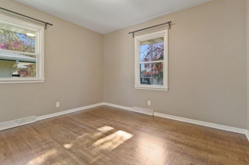 1086 Highview Dr, Saint Paul MN  55112-2418 exterior