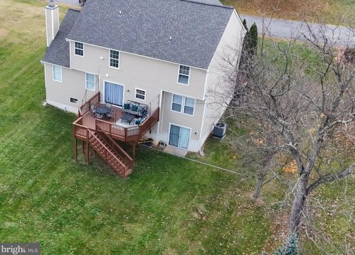 201 Deerfield Dr, Charles Town WV  25414-4805 exterior