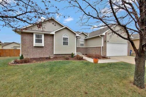 1830 Lakeside Dr, Andover, KS 67002-8123