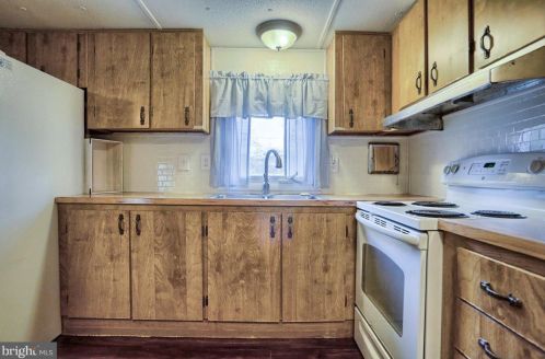 606 Spg Gdn St, Carlisle PA  17013-2526 exterior