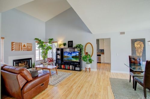 3071 Wicklow Dr, Riverside CA  92503-5806 exterior
