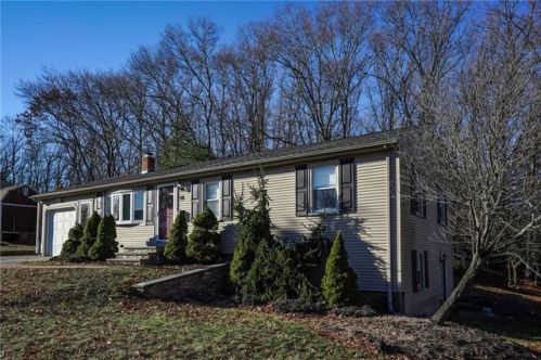 88 Helen Ave, Coventry, RI 02816-6346