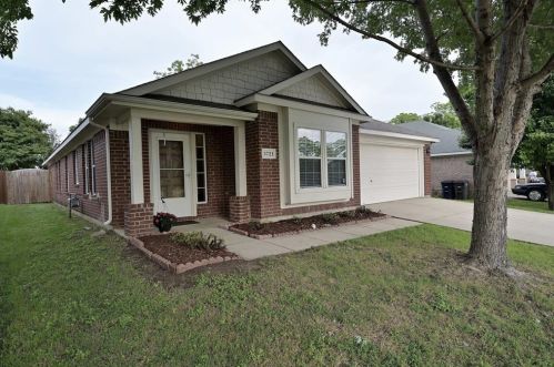 3721 Renzel Blvd, Fort Worth, TX 76116-6685