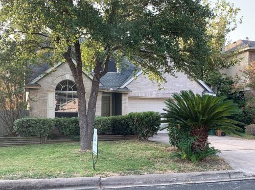 8611 Cretys Cv, Austin TX  78745-8065 exterior