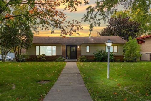 4502 7th St, Duluth, MN 55807-1437