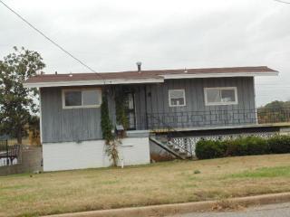 5204 Aureen Dr, Memphis, TN 38109-6045