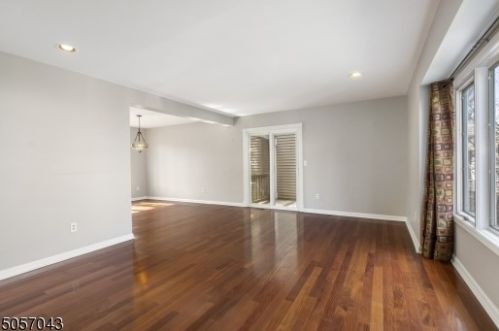 142 Clarken Dr, Town Center NJ  07052-3409 exterior