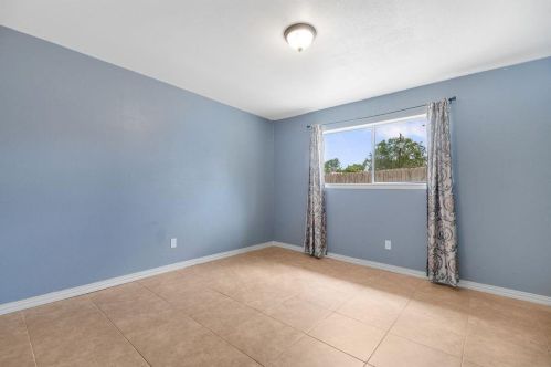 521 Gardenia St, Angleton TX 77515-4865 exterior