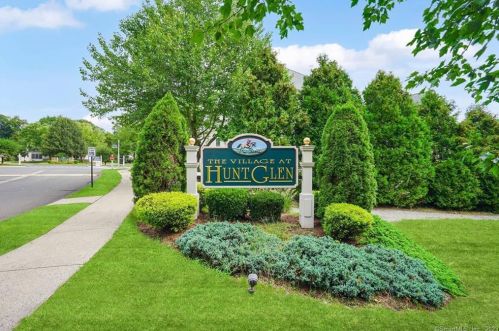 21 Hunters Rdg, Granby CT  06035-2635 exterior