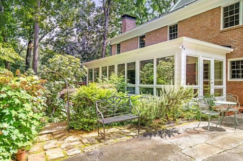 4247 Harrogate Dr, Atlanta GA  30327-3624 exterior