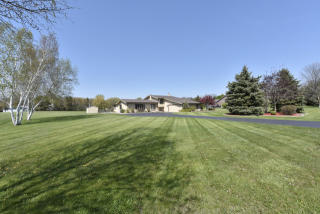 41870 Pedersen Dr, Antioch, IL 60002-9522