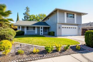 179 Salinas Dr, Vacaville, CA 95688-2443