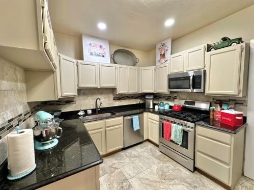 1410 Carteret Ave, Pueblo CO  81004-3045 exterior