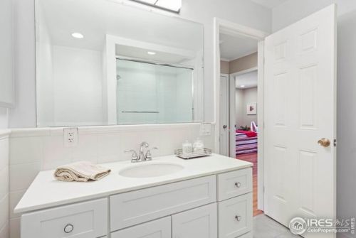 255 Mohawk Dr, Boulder CO  80303-3649 exterior