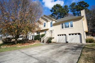 3029 Clove Tree Ln, Holly Springs, GA 30189-6922