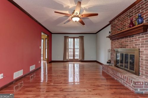 877 Creek Trl, Kennesaw, GA 30144-2128