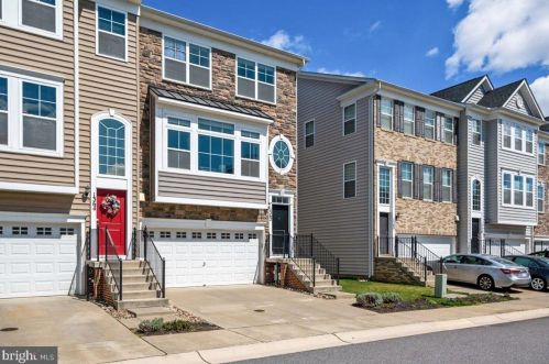 1362 Chapel Centre Dr, Gambrills, MD 21054-1978