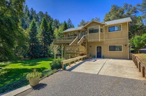 22703 Tree Farm Rd, Cape Horn, CA 95713-9713