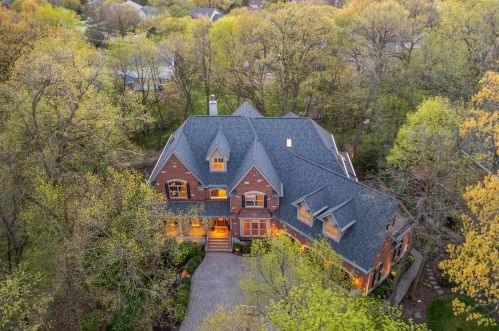 1207 Bonnema Ct, Naperville, IL 60565-5243