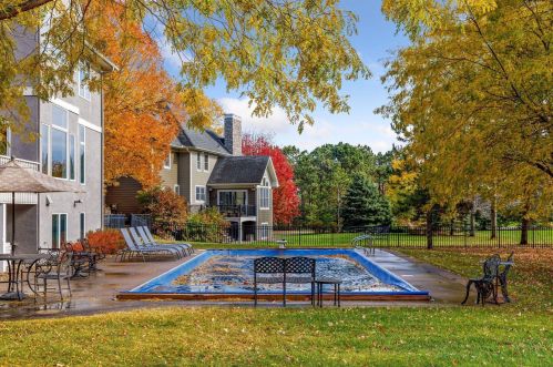 3544 Crestmoor Dr, Saint Paul MN  55125-5028 exterior