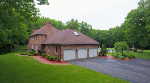 65 Gulf Rd, Derry, NH 03038-5933