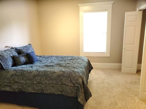 1737 Center Ave, Atlanta GA  30344-4703 exterior