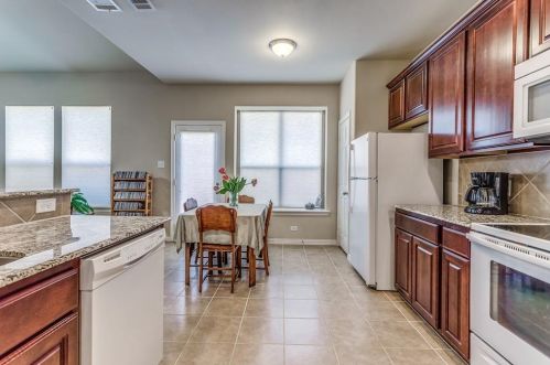 3649 Vienna St, Irving TX 75038-8461 exterior