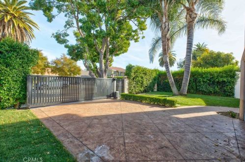 4719 Tobias Ave, Van Nuys CA  91403-2826 exterior