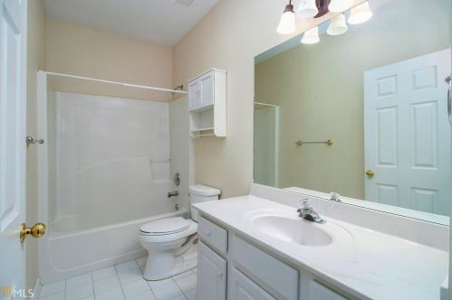 3913 Concord Walk Dr, Smyrna GA  30082-3659 exterior