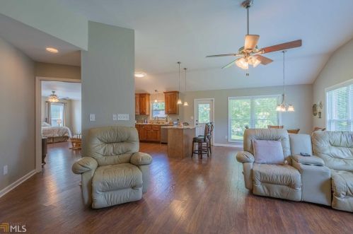 17 Harmony Rd, Hartwell, GA 30643-4814